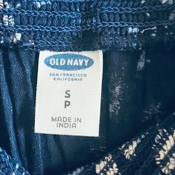 Old Navy Top - Picture 3 of 3